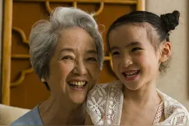 那些被二胎捆绑的老人：儿啊，二胎不是给我们生的，可这话咋说？图片