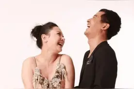 程莉莎520晒聊天记录秀恩爱看到郭晓冬给她发的红包金额，羡慕了图片