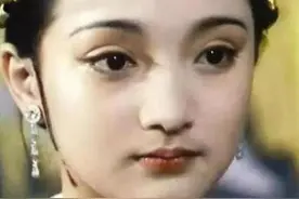 女星年轻时有多美？本以为蔡少芬够惊艳，看到袁泉：一眼万年图片