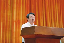 三亚市吉阳区委副书记顾浩：提前谋划推进“垃圾分类”处理图片