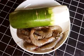 白萝卜和绿萝卜烹制时多加一步，做出来的萝卜无异味，还特别鲜美图片