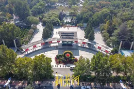 地铁4号线进行围挡施工，济南泉城公园北门关闭“腾地”图片