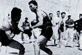36年柏林奥运，寇运兴用武术打翻200斤芬兰选手，希特勒亲赠礼物图片