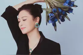 陈红和父母合影曝光，她整合了优势基因，网友：完全不像一家人？图片
