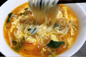 入冬后，用这3种食材做鸡蛋面，成本不超5块钱，没肉也很香图片