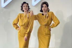 宋妍霏妈妈好冻龄，55岁的她，状态好，身材佳，气质也不输女儿图片