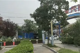 再探郑州天荣汽配城，部分商铺搬空，有失火商户留守待市场给说法图片