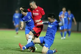 “长江杯”职工足球赛11人制比赛，车都绿茵成功卫冕图片