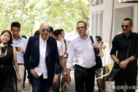 放弃外国籍加入中国，成世界百亿富豪，称：成为中国人很自豪图片