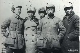 师长大胆包天，亲自乘坦克侦察，蒋军以为自己人：哪部分的？图片