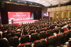 选择学医就是选择了责任！抗疫英雄走进交医“开学第一课”图片