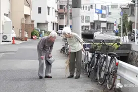日本导演记录下母亲痴呆变老全过程，几十万观众被虐到流泪...图片