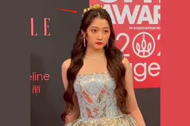太灾难！ELLE红毯取消，明星熬了六个小时，脱妆塌发眼袋明显图片