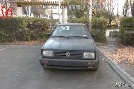 “僵尸车”摇身一变，成了仓库、广告招牌！如此“废物利用”不可取图片