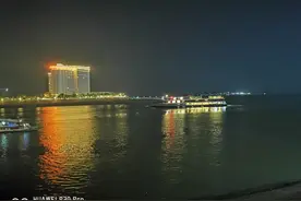 柬埔寨：湄公河夜景图片
