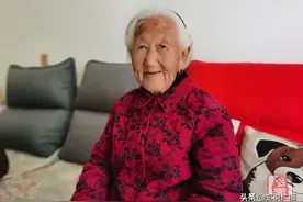 「寻找老寿星」第5集：百岁老人成功挑战“十秒穿针引线”图片
