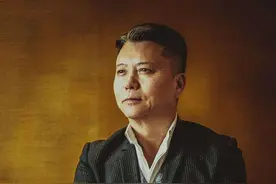 [HB独家专访]中国美发美容行业协会会长唐德高：回首三十年，现在是国人最需要“Tony老师”的时刻图片