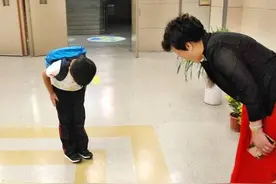 家长总要“搬救兵”才能管住孩子？不教孩子敬和畏，自己也难立威图片