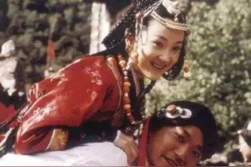 《尘埃落定》：侍女两嫁，土司女儿三次背叛，藏女的生命高于贞操图片