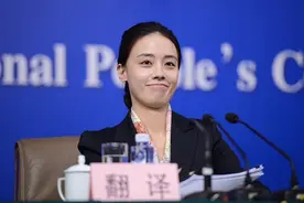 外交部“清新女神”姚梦瑶：初中背下英语字典，学霸一直在努力图片