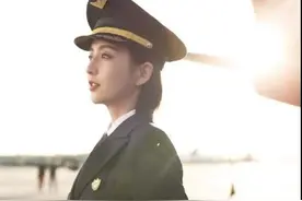 意难平！43岁左小青演佟丽娅姐姐，45岁胡可却成郑合惠子妈妈图片