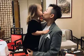 不结婚、买精生子的32岁帅气女总裁：孩子要爸爸干啥？有我就够了图片