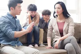 “床头吵架床尾和”，下句更经典，夫妻间经常发生图片
