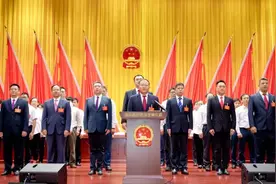 周少剑当选南宁市西乡塘区人大常委会主任，韦翯钰当选区长图片