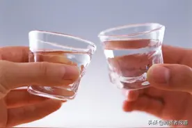 10款高档白酒口碑对比：赖茅、郎酒评价一般，汾酒“易上头”图片