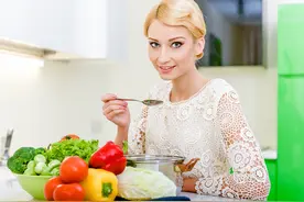 哺乳期到底是该吃肉还是喝汤？图片