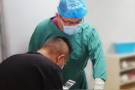 她小小子宫里，竟然长了213个肌瘤！保宫手术一次性全部取出图片