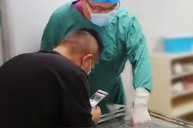 她小小子宫里，竟然长了213个肌瘤！保宫手术一次性全部取出图片