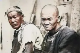 晚清老照片：有田不慌的老农，行酒令的歌姬，小妾叼着烟杆洗衣服图片