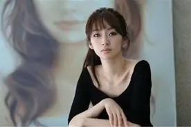 她是爱新觉罗氏后裔，从来不拍清宫戏，却为刘德华破了例图片