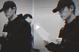 肖战成娱乐圈清流，亮相机场总拿书，从书单中可以看出他的品味图片