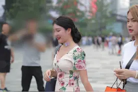 我抵得住孤单和寂寞，却抵不住你在我身边的沉默图片