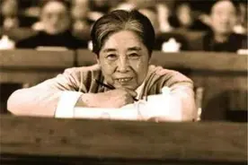 她有震撼的家族！丈夫是正国级，哥哥是副国级，父亲还是政治委员图片