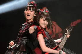 BABYMETAL：可爱金属十周年了图片