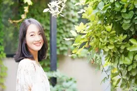 朱丹首次晒二胎孕照，整个人精致气色好，被网友夸赞美出新高度图片