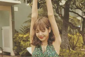 Lisa夏日夏威夷写真，太可爱了图片