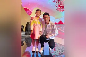 泰安7岁女孩与世界冠军张继科同台“对决”″小小福原爱″李依依收到新春“专属礼物”图片