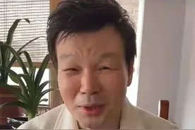 “安徽台一哥”李彬罕露面，自曝大病一场，眼睛肿成一条缝图片