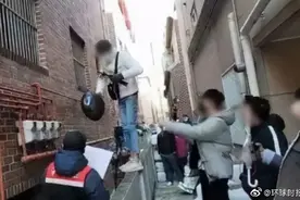 强奸8岁幼女的韩国“恶魔”出狱！其妻子的态度让人无语图片