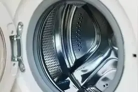 洗衣机脏了难清理？教你一招，不用拆不用刷，脏污“自己跑出来”图片