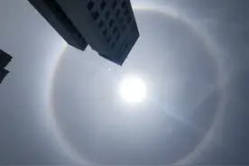 【网络谣言粉碎机】日晕刷屏！石家庄天空出现神奇一幕，这些谣言不要信图片
