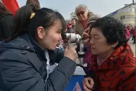 眼内小白点的疑惑，医生用2分多钟，一次说清图片