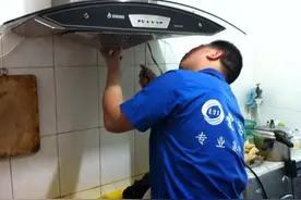 家庭油烟机不管多油多脏，只需1个口罩，不拆不卸，立马焕然一新图片