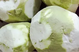钻鼻子的辣芥菜丝就是这样做出来的，好多人都爱吃图片