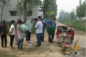 乡村纪实：喝光的农药瓶下，压着一封遗书，她穿着嫁衣离开了人世图片