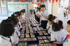 「惠州文脉·调查」伴你走过童年的“小人书”还记得吗？如今传统连环画还很受中小学生欢迎图片